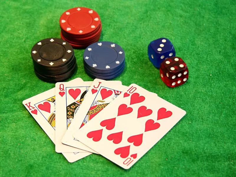 Rủi ro và hậu quả khi hack game đánh bài tiến lên